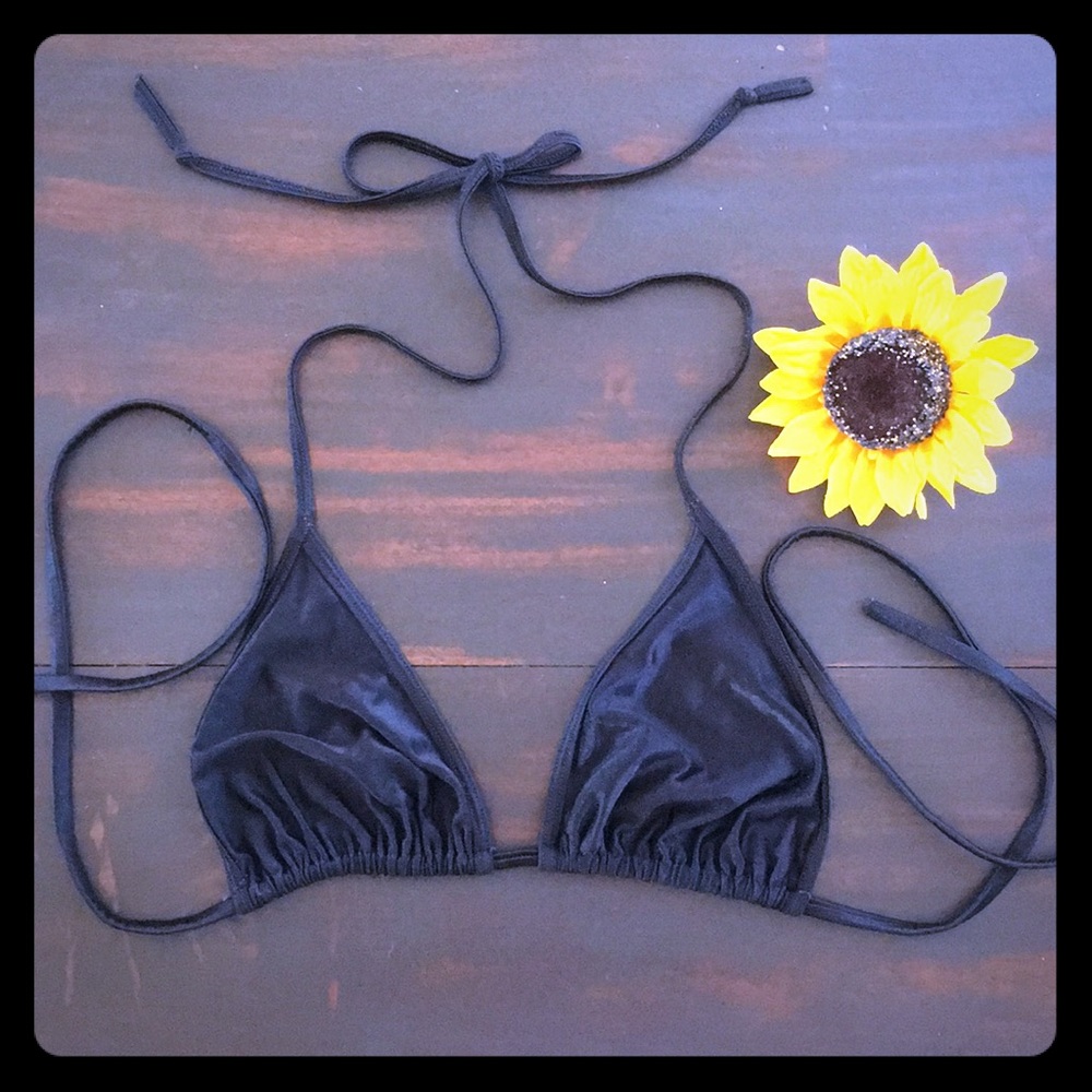 Black Triangle String Bikini Top 👙🌼